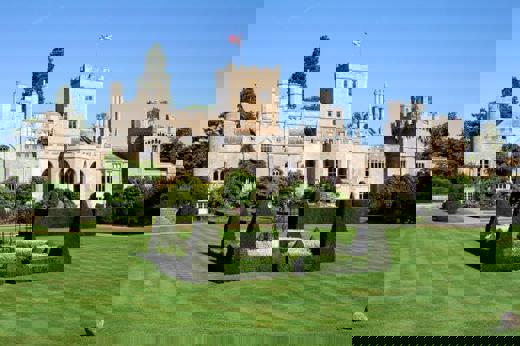 Elton Hall Gardens 680X452
