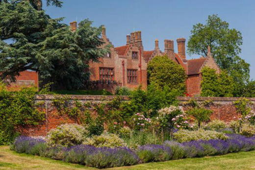 Ingatestone Garden 680X452