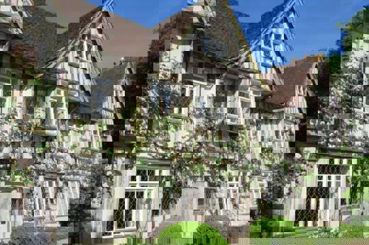 Pashley Manor House And Gardens 680X490