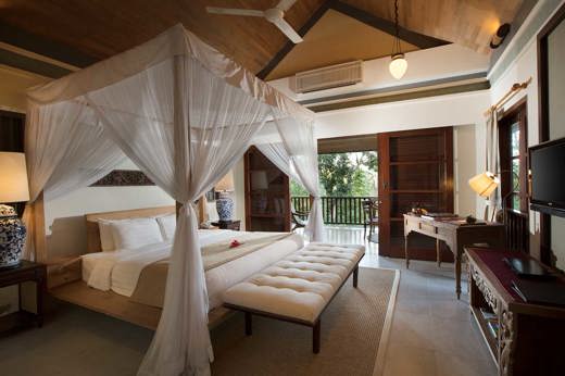 PLB Duplex Royal Pool Villa Traditional Bedroom 2