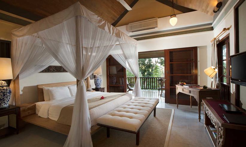 PLB Duplex Royal Pool Villa Traditional Bedroom 2