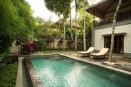 PLB Duplex Royal Pool Villa Traditional Exterior