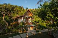 Deluxe Beach Front Villa 3
