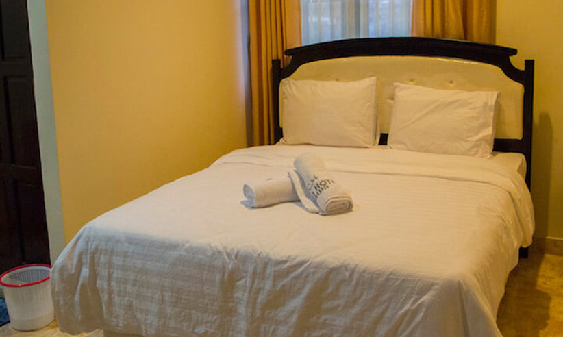 910981 Sanian Hotel Bed