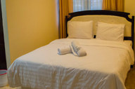 910981 Sanian Hotel Bed