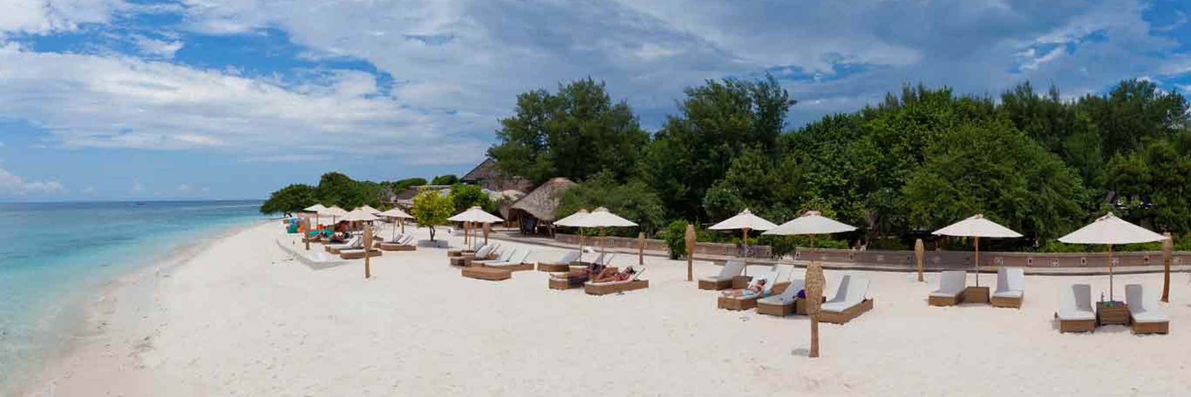07Bgili Trawangan Lombok Hotel Rooms Facilities Beach Beachfront Ocean Sun Chair White Sand