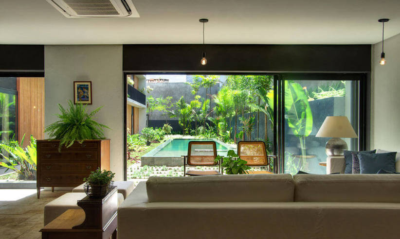 Room overlooking the pool