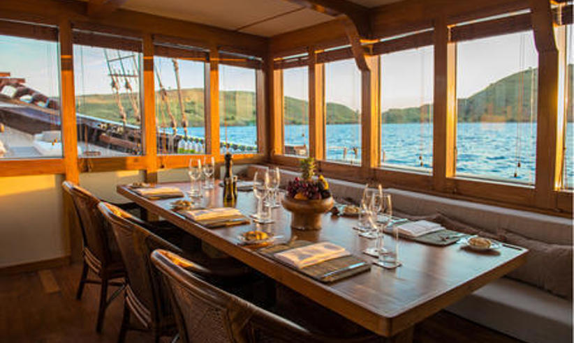 Amandira dining area