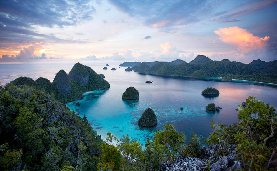 Discover the beauty of Raja Ampat 