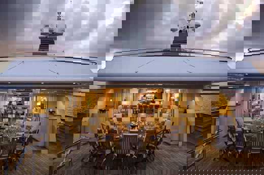 Sky lounge bar