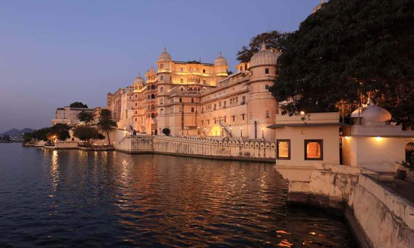 City Palace At Lake Pichola, Udaipur 