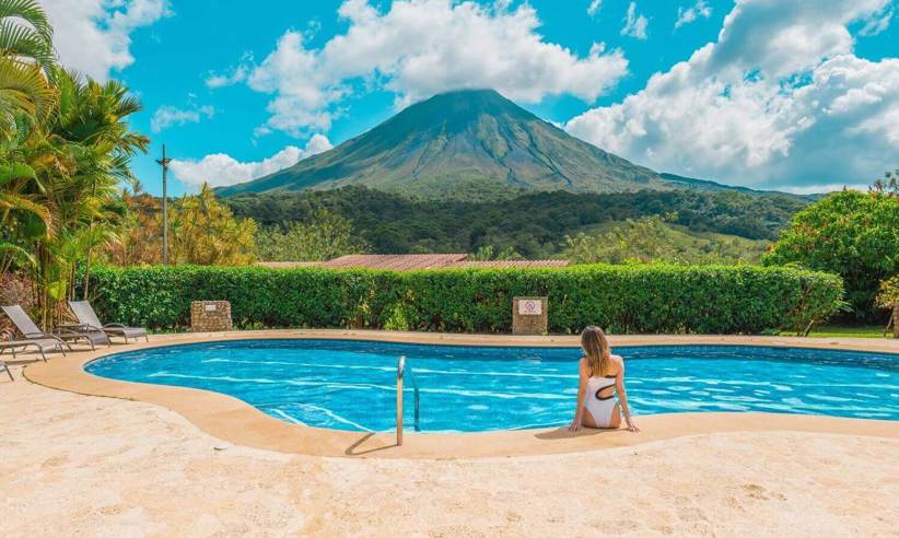 Relax in the pool