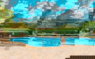 Relax in the pool