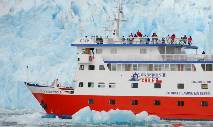 Observe the San Rafael Glacier from your ship