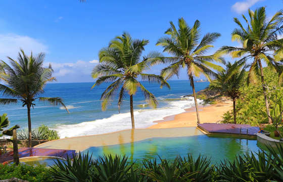 Stunning infinity pool 
