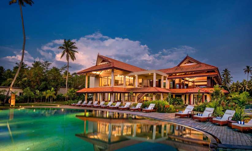 The swimming pool 
