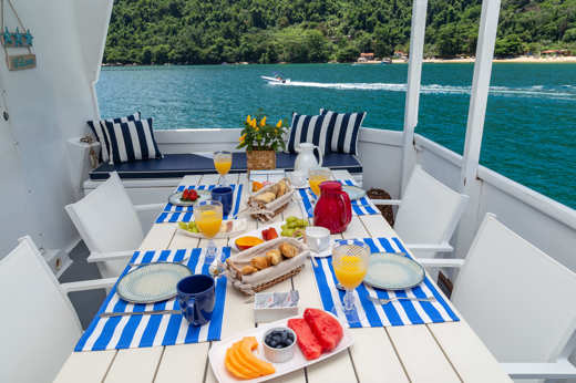Al fresco dining 