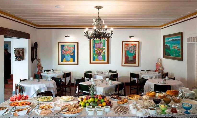 The breakfast room