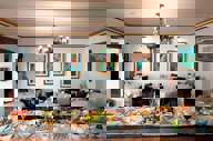 The breakfast room