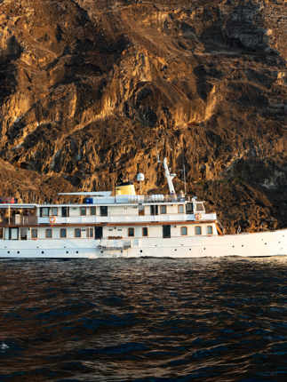 Grace Yacht In Galapagos 
