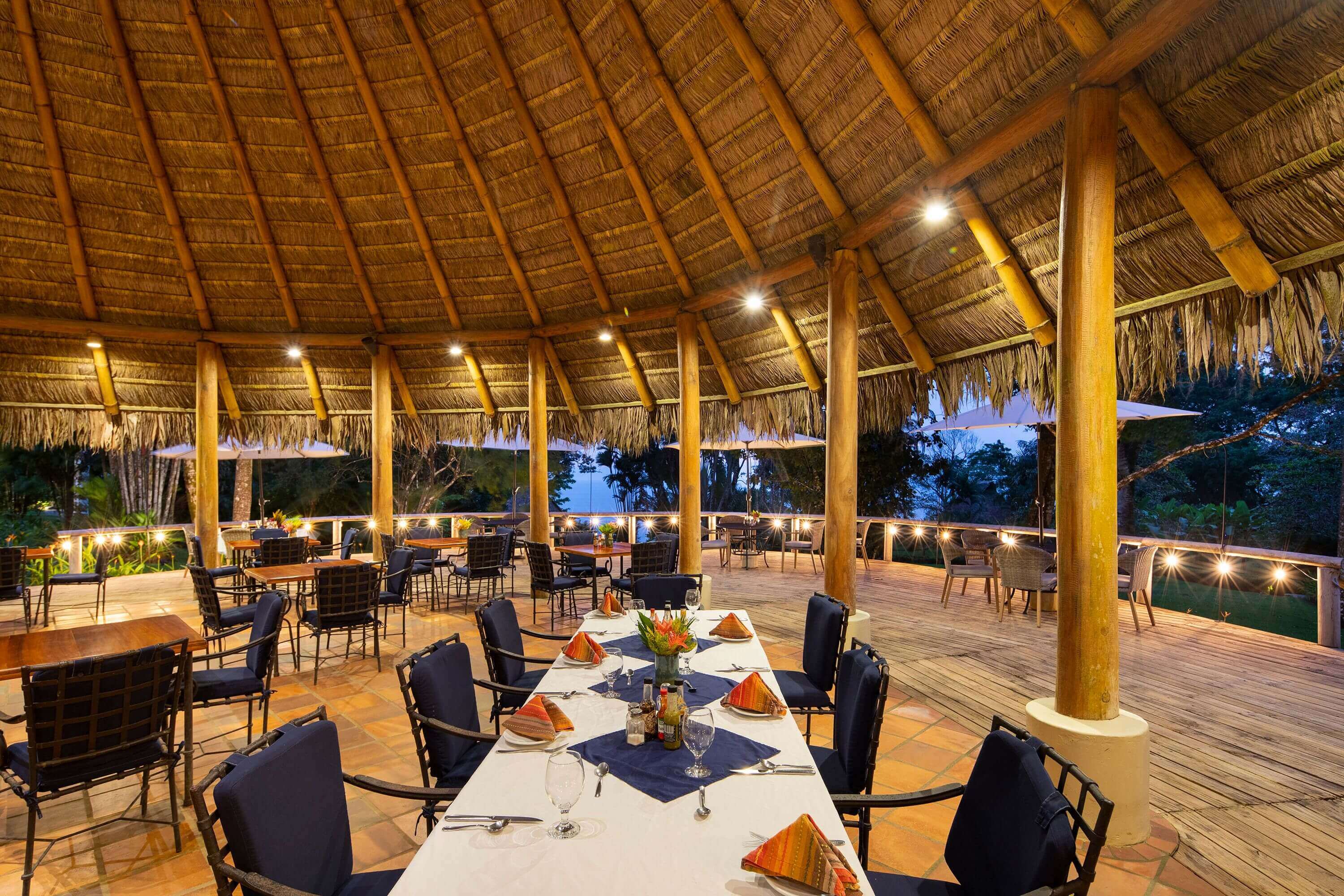 The restaurant 