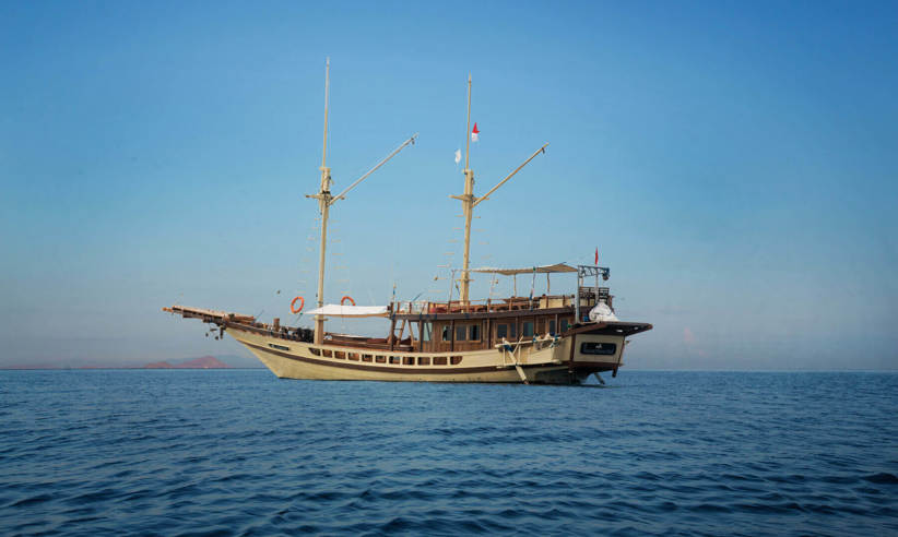 Phinisi Wae at sea