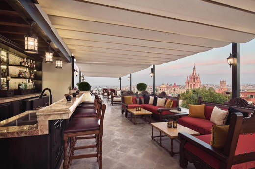 The stunning bar with great views 