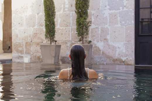 Relax in the pool
