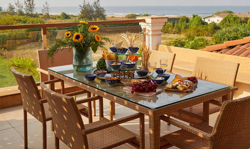 Enjoy al fresco dining 