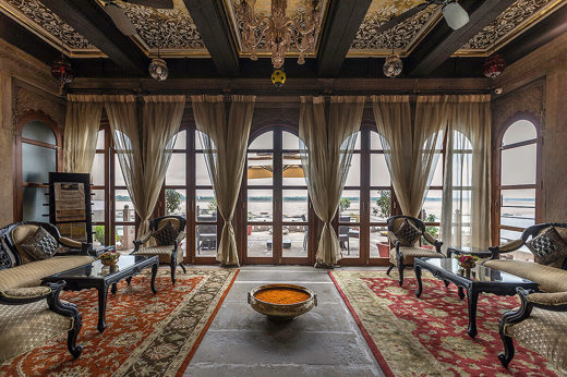 Riverview lounge 