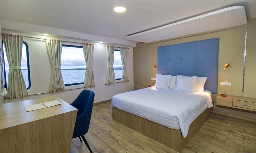 Main deck, double cabin