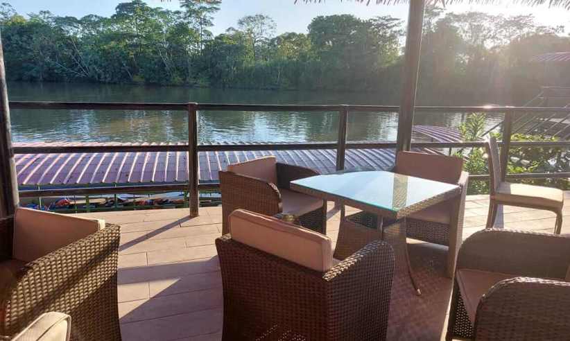 Enjoy dining al fresco