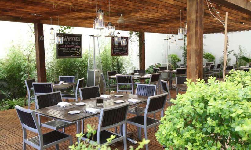 Dine al fresco