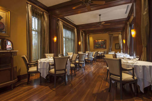 The restaurant 