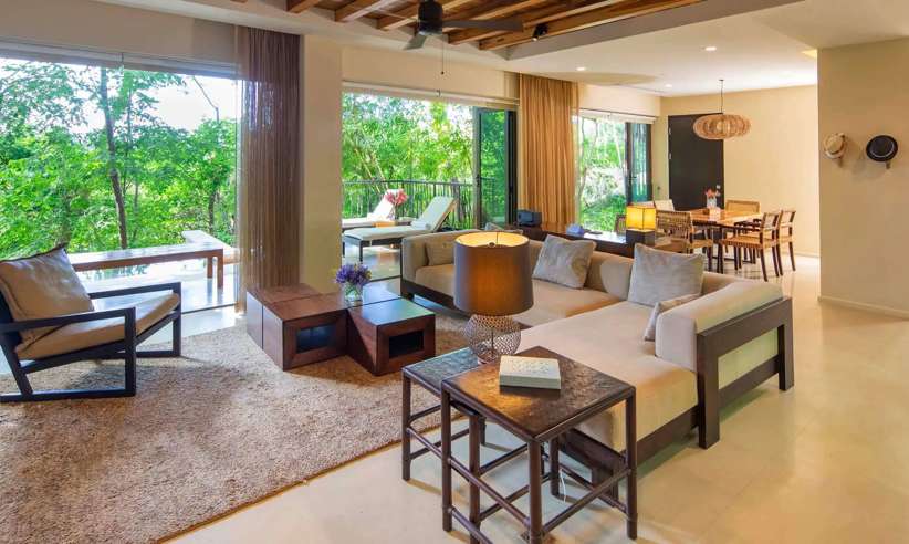 Suite living room
