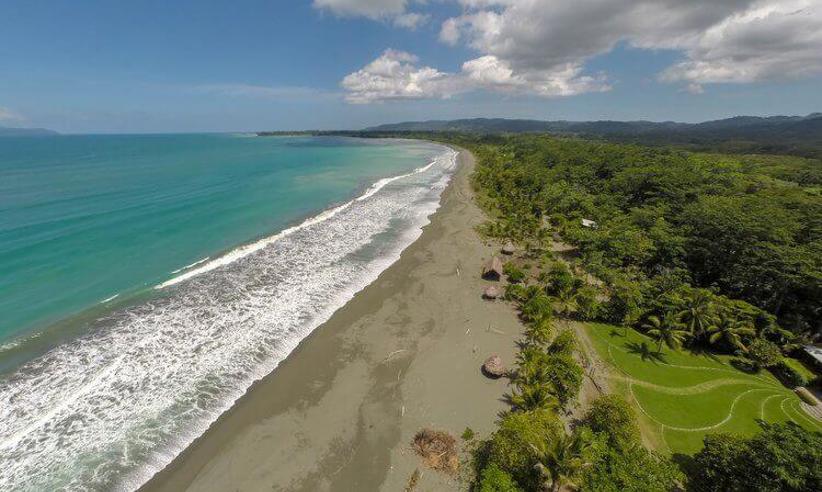 The only lodge in Osa located directly on the beach