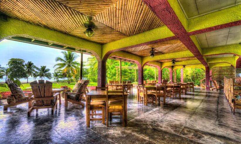 The restaurant 