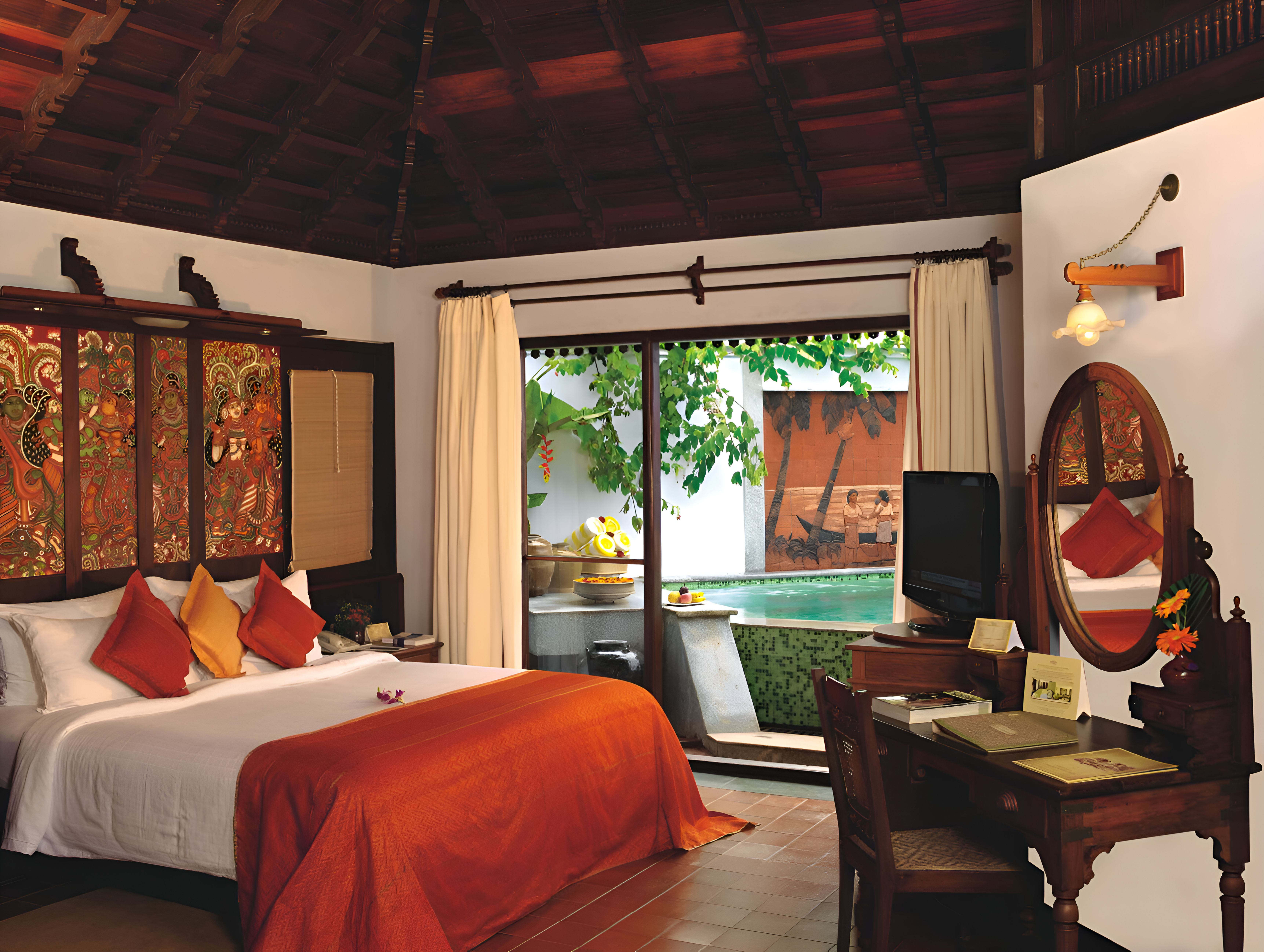 Heritage Lake View Villas With Private Pool Kumarakom Lake Resort (1)