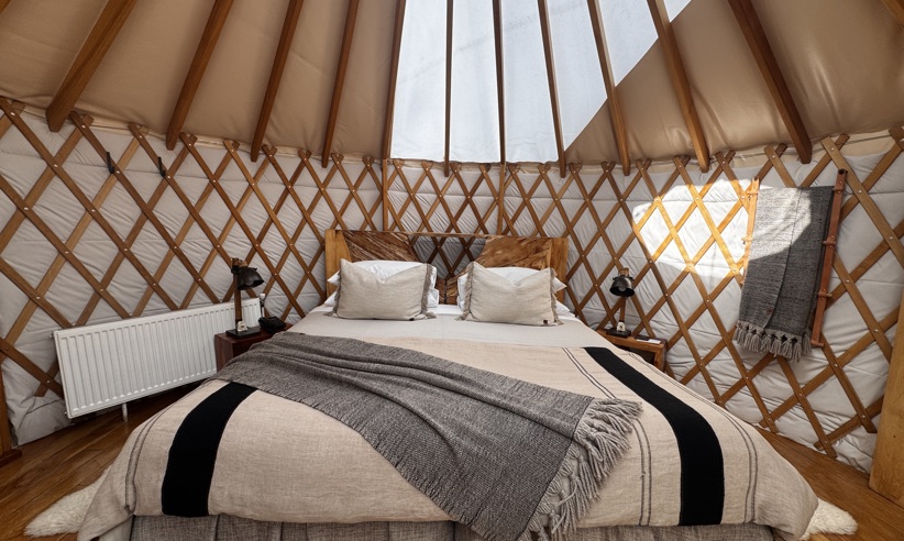 Deluxe Jacuzzi Yurt 09