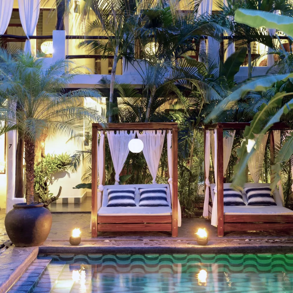 Dusk Beds Pool