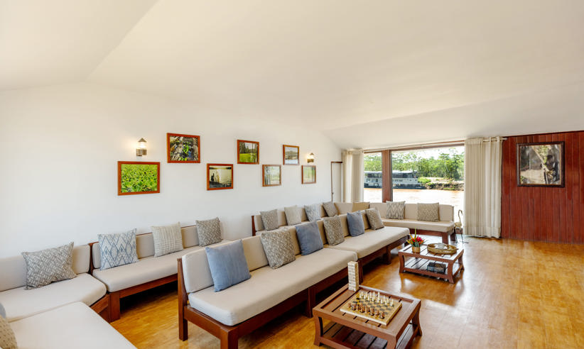 Amatista Expedition Cruise Indoor Lounge1