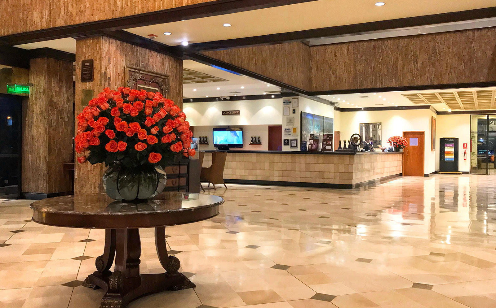 Squ 1357963 Lobby Rosas