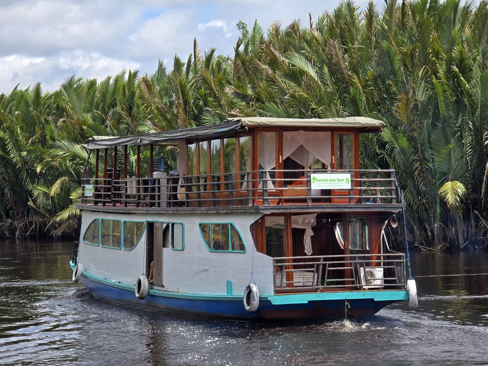 BET Boat Super Deluxe With 3 AC Cabins