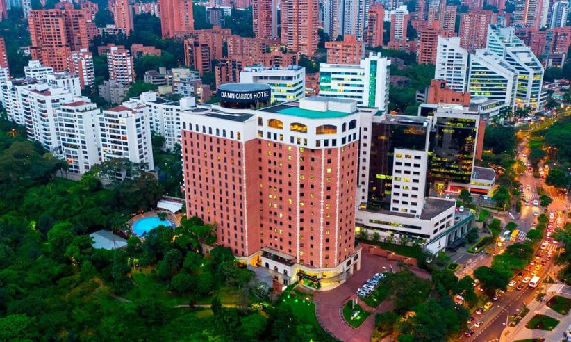 Fachada Dann Carlton Medellin 1