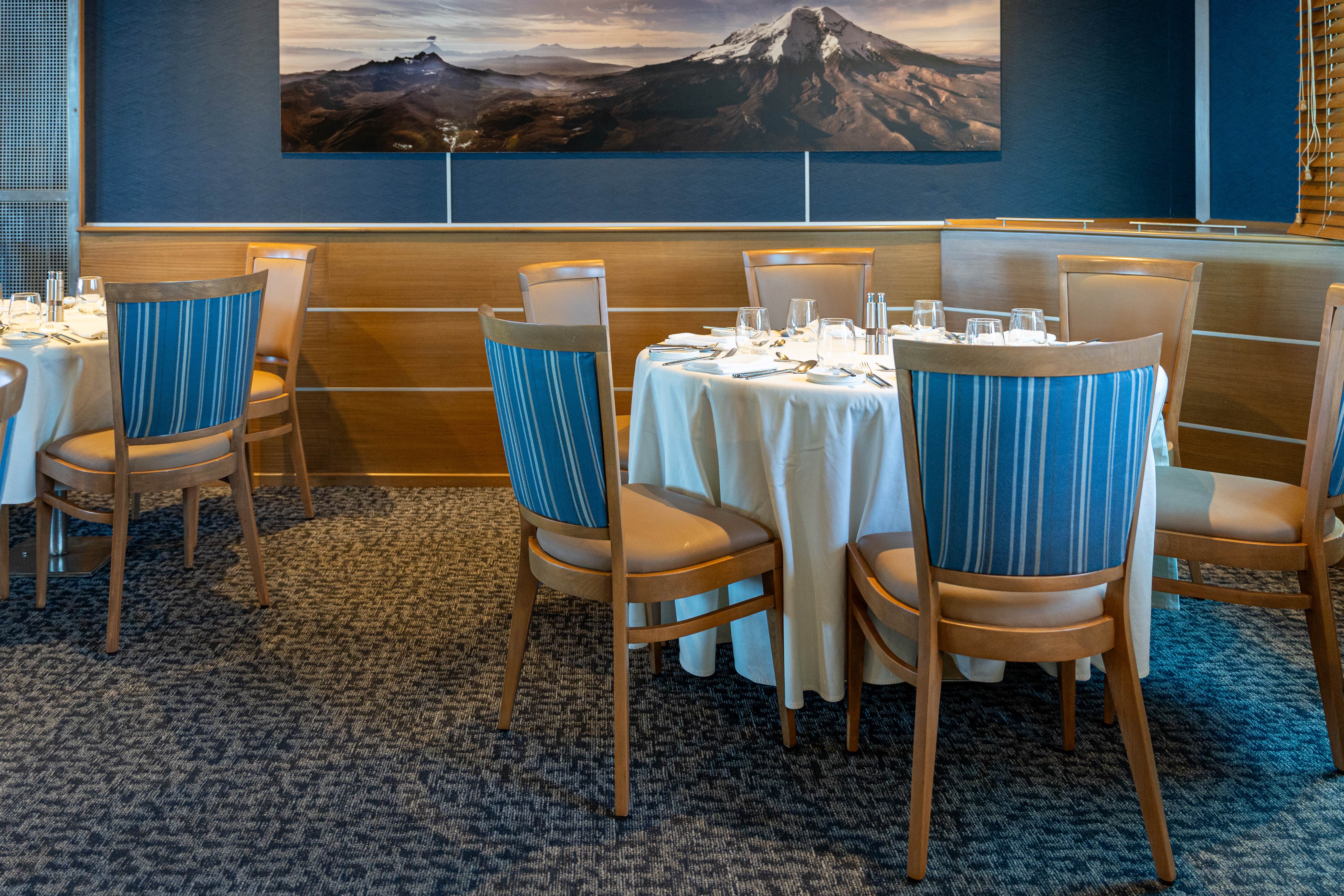 Yacht Isabela II Restaurant 6