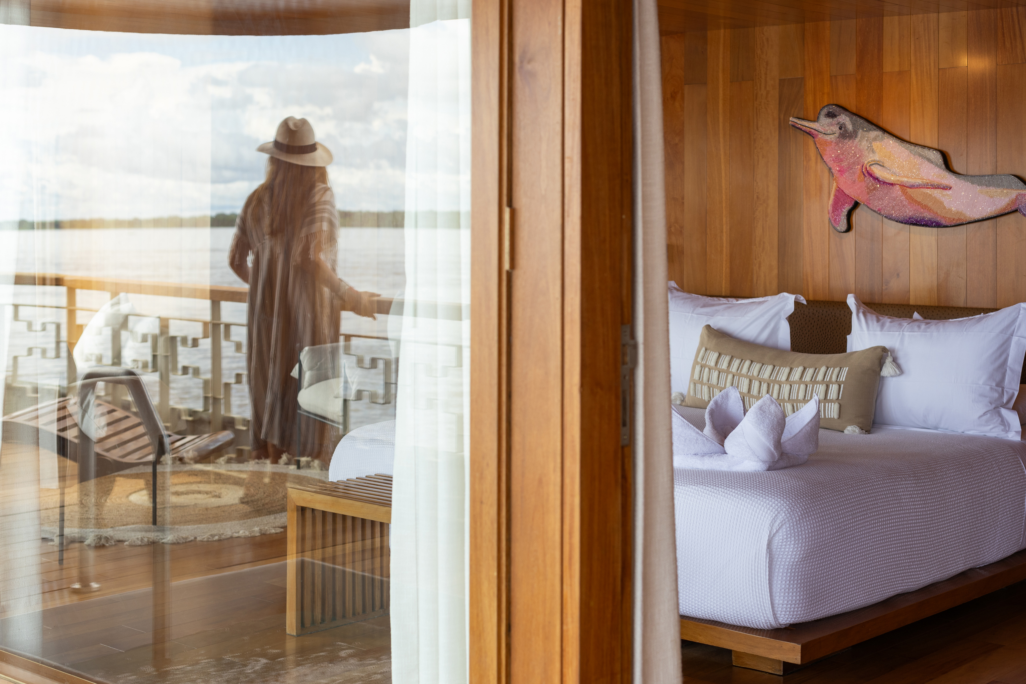 010 Delfin I Master Suite