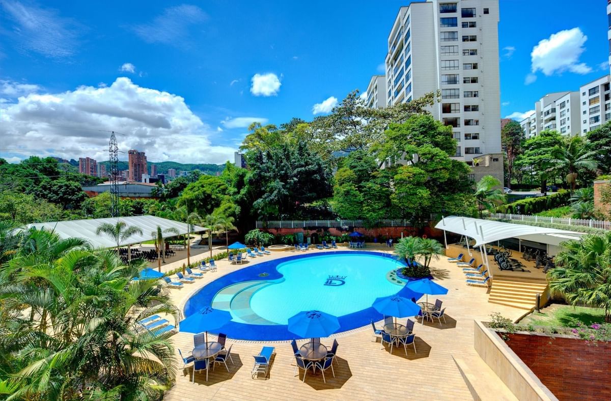 Piscina Dann Carlton Medellin 21