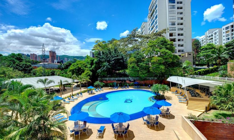 Piscina Dann Carlton Medellin 21