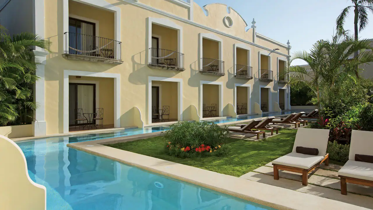 DRETU P0011 Preferred Club Deluxe Garden Swim Out Terrace.16X9