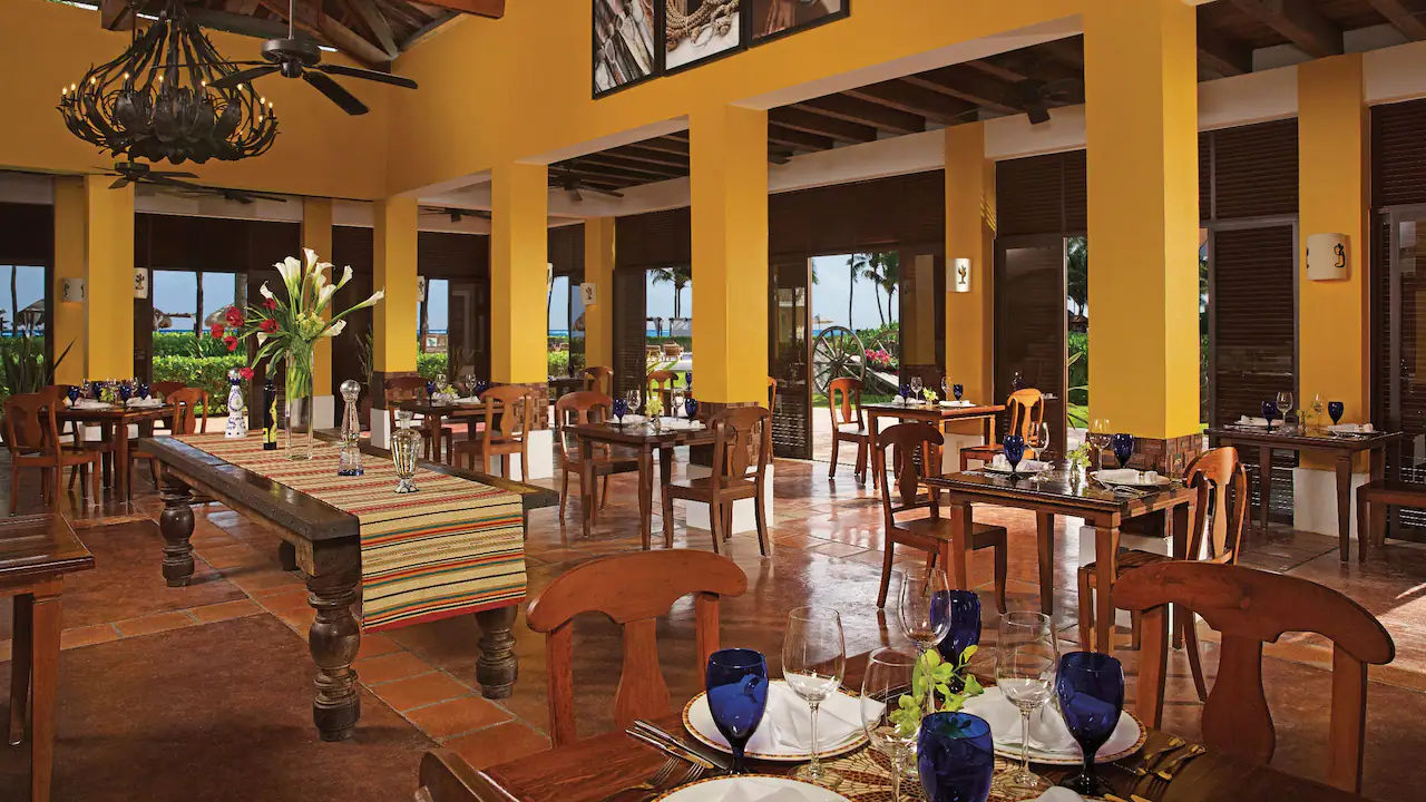 DRETU P0043 El Patio Mexican Cuisine.16X9